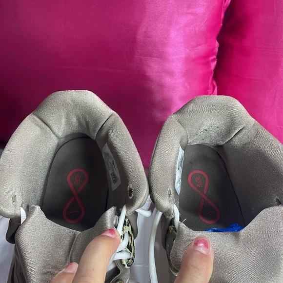 (B)‎ Nike Kyrie Infinity Leopard Print Basketball Shoes Iron Ore Light W, Size 9 - Picture 9 of 16